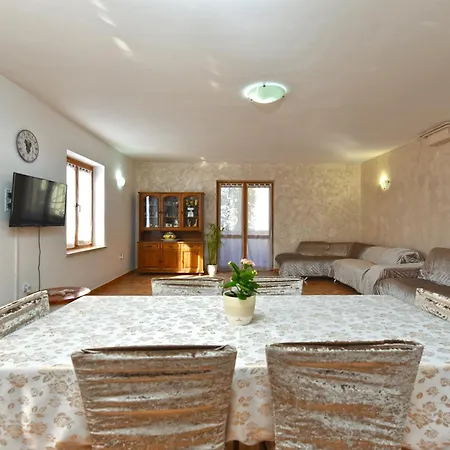 1945 Apartment *