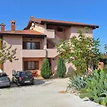 1945 Apartman *